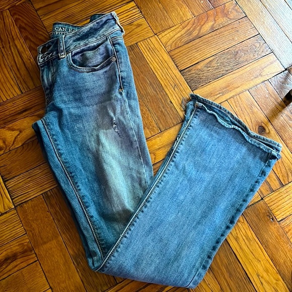 American Eagle Outfitters Denim - American Eagle artist jeans size: 2